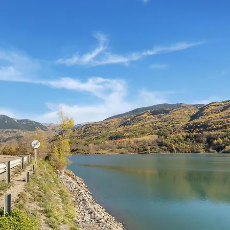 Stone In Near Scenic Lake, Cleaning Included Apartman Benasque