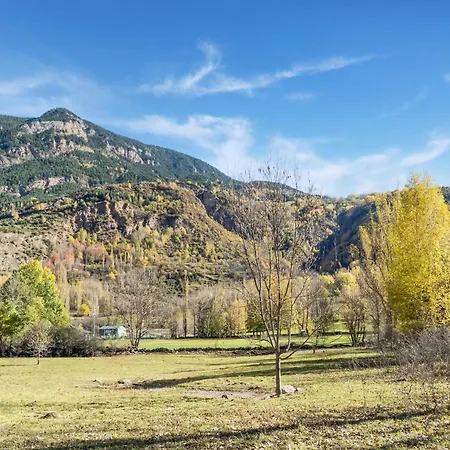 Stone In Near Scenic Lake, Cleaning Included Apartman Benasque