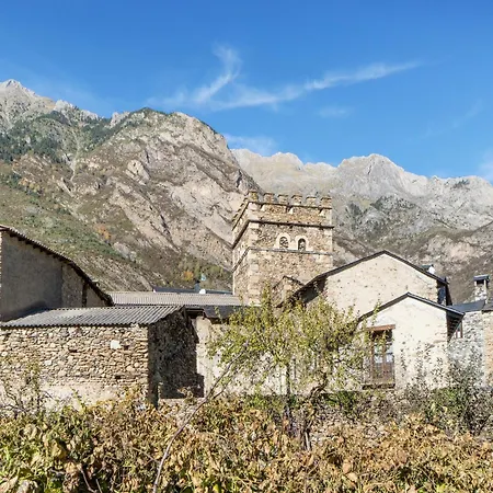 Stone In Near Scenic Lake, Cleaning Included *